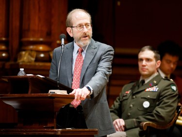 Alan Garber speaking at the ROTC Commissioning Ceremony